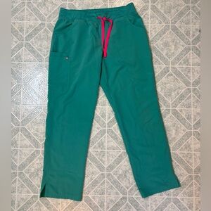 Figs cargo scrub pants in oasis green